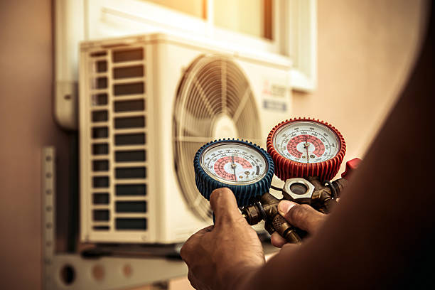 Professional Hvac technician working in Washingtonville, NY